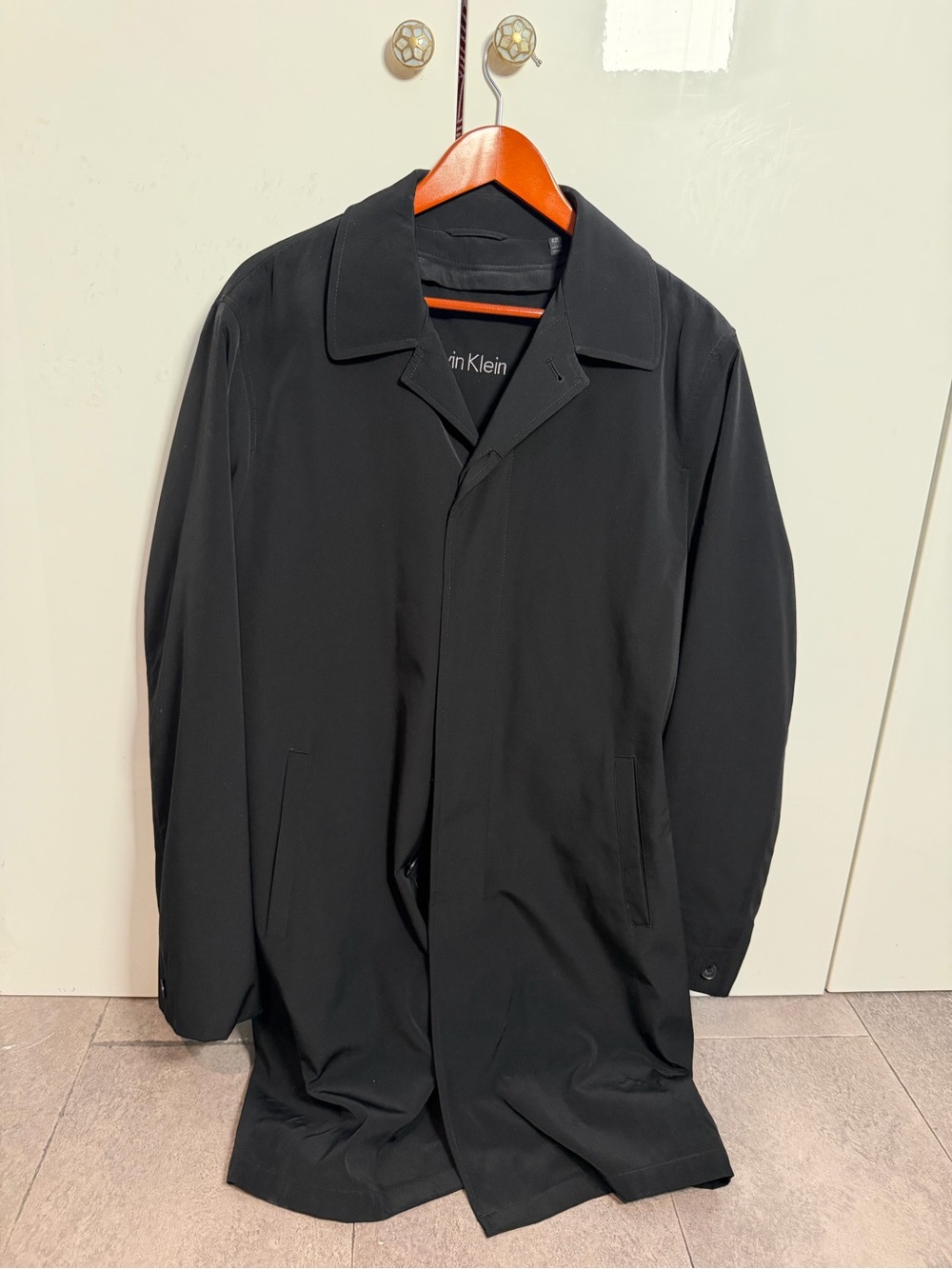 Calvin Klein Men's Waterproof Rain Cover Jacket Black 42L